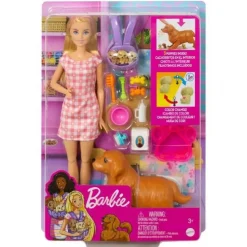 Barbie med nyfødte hundehvalpe