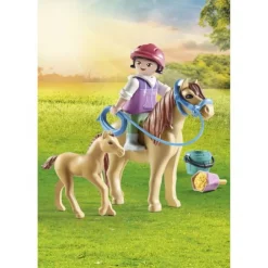 Barn med pony og føl