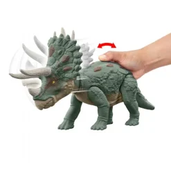 Gigantic Trackers Triceratops