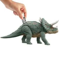 Gigantic Trackers Triceratops