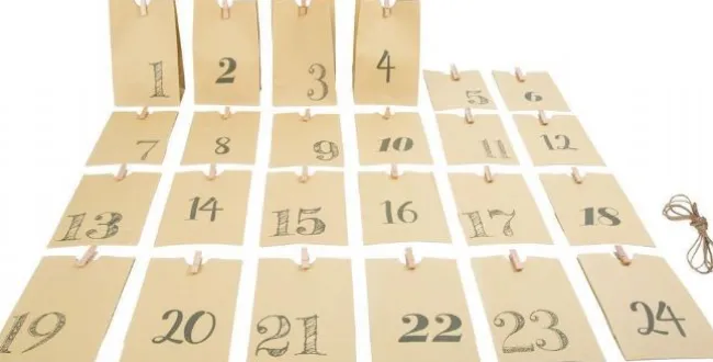 Julekalender 24 stk papirposer i natur