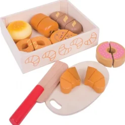 Kasse med brød og kager