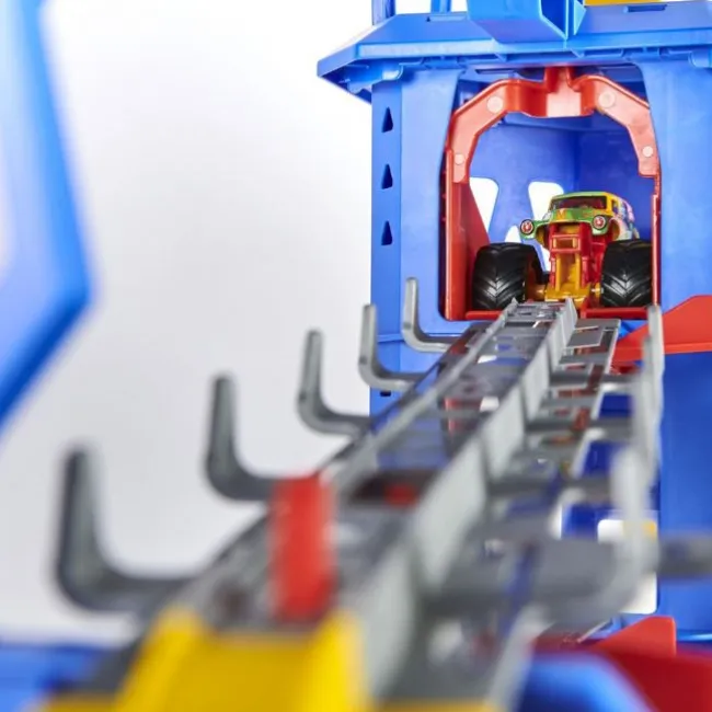 Monster Jam Monster Garage
