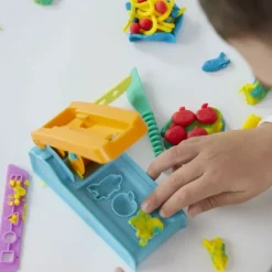 Play-Doh Fun Factory Starter Set