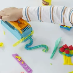 Play-Doh Fun Factory Starter Set