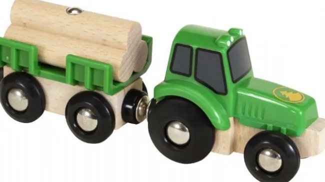 Traktor m/vogn og tømmer